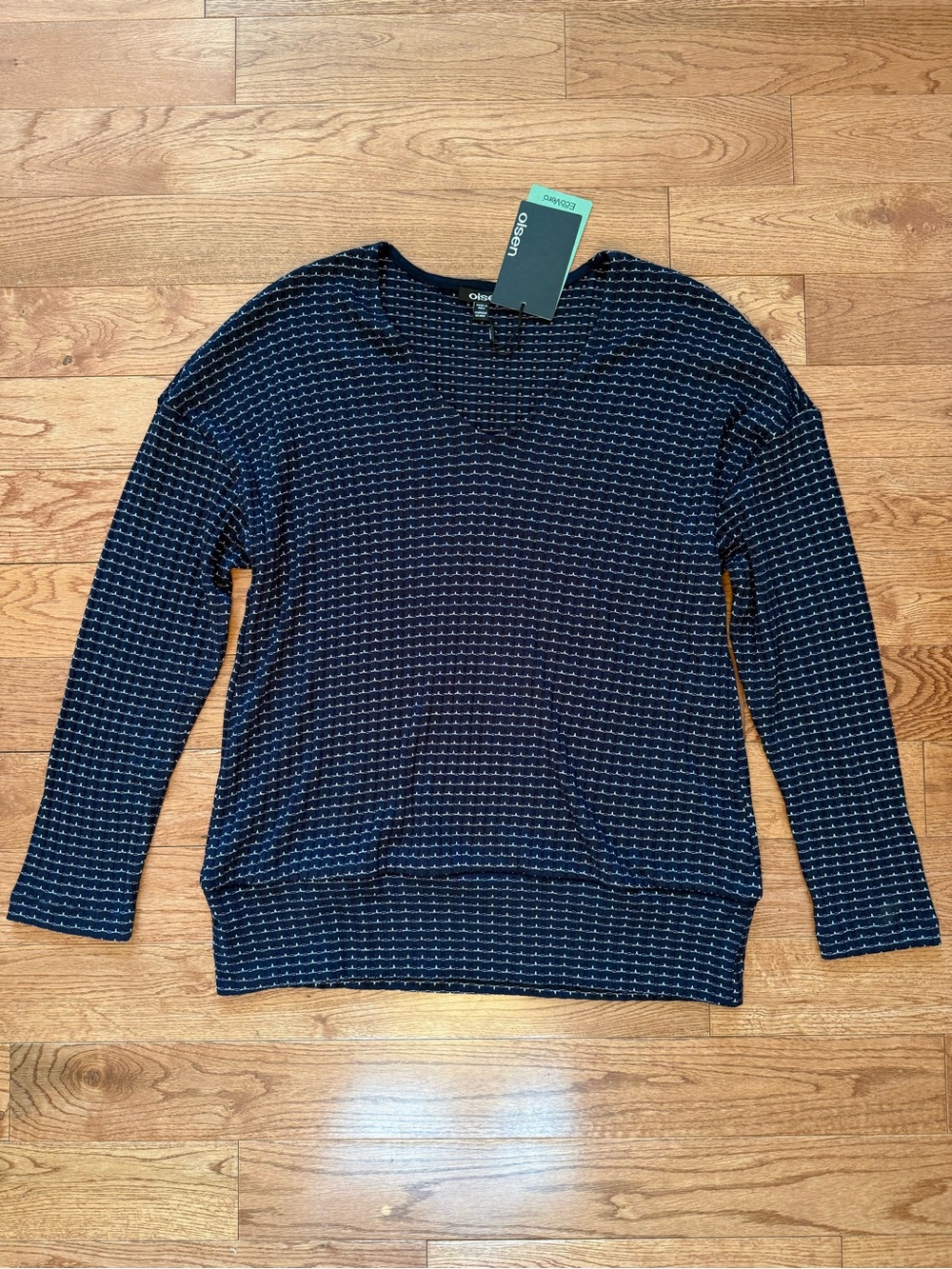Olsen NWT size 40 (US 10) vintage romance Clara to